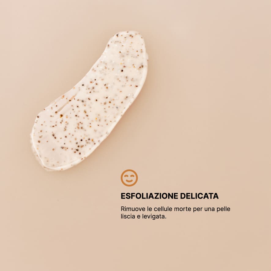 Texture del prodotto esfoliante Lael Ialic stesa su fondo beige, con microgranuli visibili e descrizione del beneficio: “Esfoliazione delicata – Rimuove le cellule morte per una pelle liscia e levigata”.